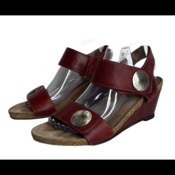 Taos Shoes Womens Size 8.5 Leather Wedge Sandals Comfort Cork Buckle Portugal - Picture 1 of 11